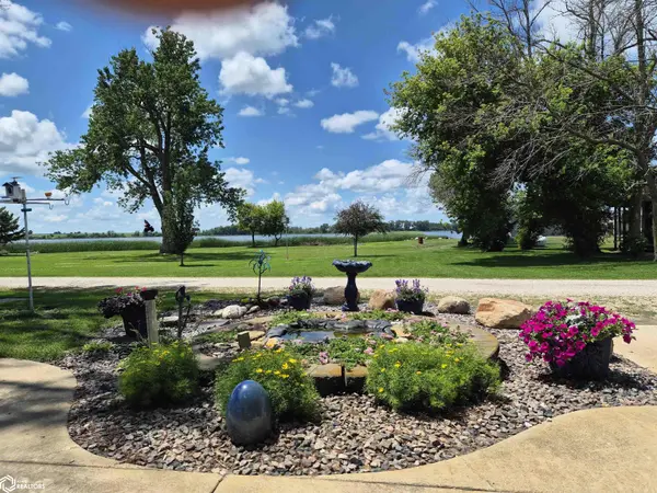 1990 Elm Lake DR, Clarion, IA 50525