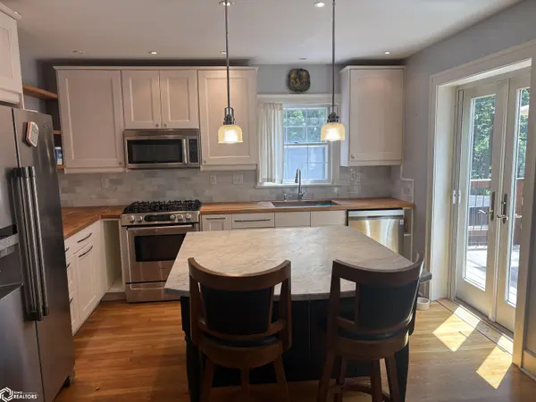 1002 E Burlington AVE, Fairfield, IA 52556