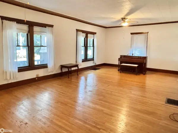 105 W Adams AVE, Fairfield, IA 52556