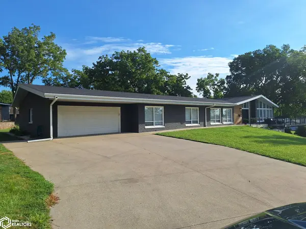 406 W 18th ST, Carroll, IA 51401