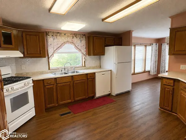 405 Varnum ST, Eldon, IA 52554