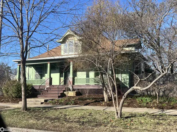 204 N 3Rd ST, Fairfield, IA 52556
