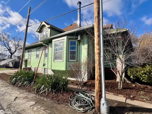 204 N 3Rd ST, Fairfield, IA 52556