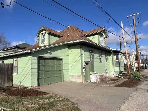 204 N 3Rd ST, Fairfield, IA 52556