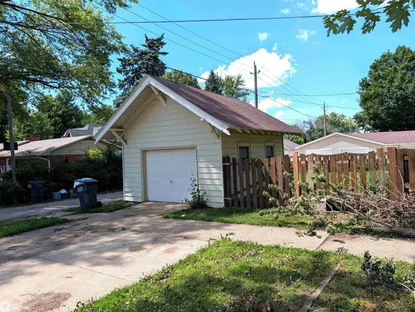 310 Taylor ST, Ida Grove, IA 51445