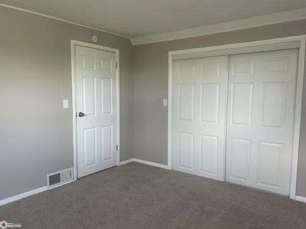 511 5th St SW, Hampton, IA 50441