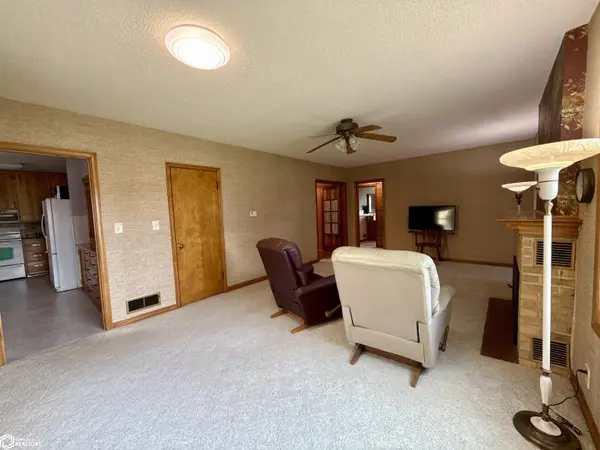 812 Chicago ST, Audubon, IA 50025