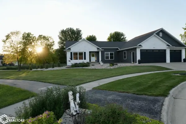 1611 Willow PL, Clear Lake, IA 50428
