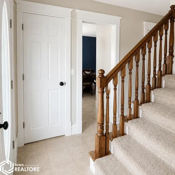 1507 Dogwood DR, Fairfield, IA 52556