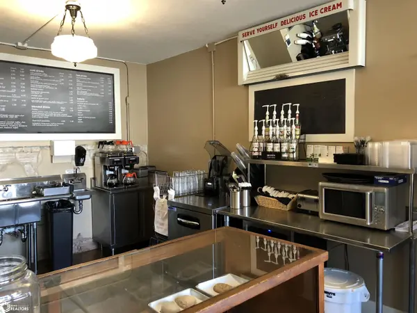 305-309 Gilman ST, Sheffield, IA 50475