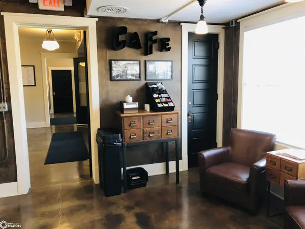 305-309 Gilman ST, Sheffield, IA 50475
