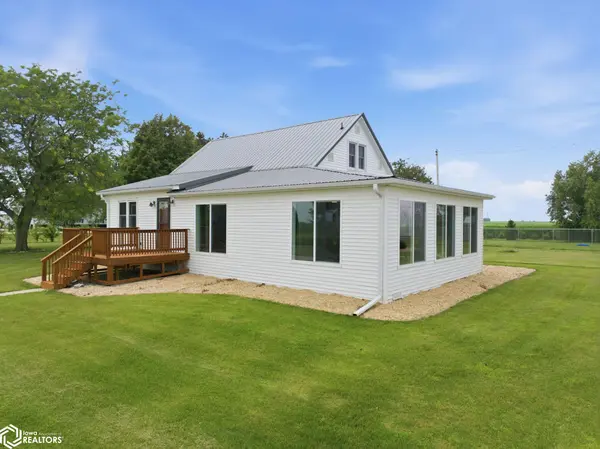 2131 190th ST, Charles City, IA 50616
