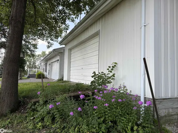 2378 Lilac CT, Fairfield, IA 52556
