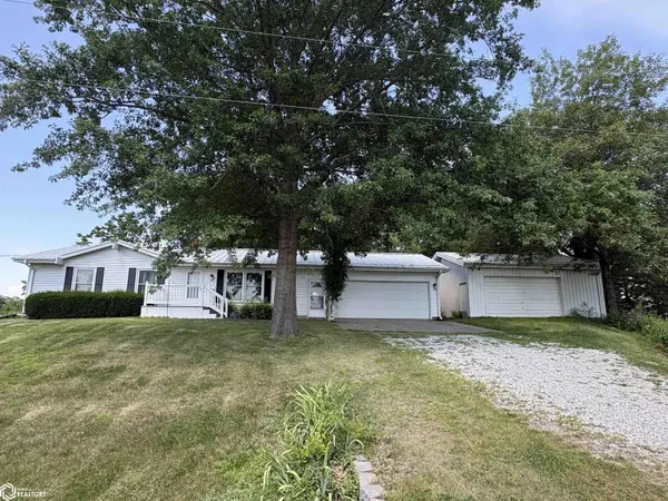 2378 Lilac CT, Fairfield, IA 52556