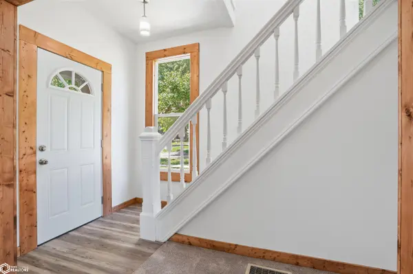202 E Center ST, Winfield, IA 52659