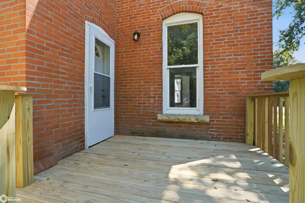 202 E Center ST, Winfield, IA 52659