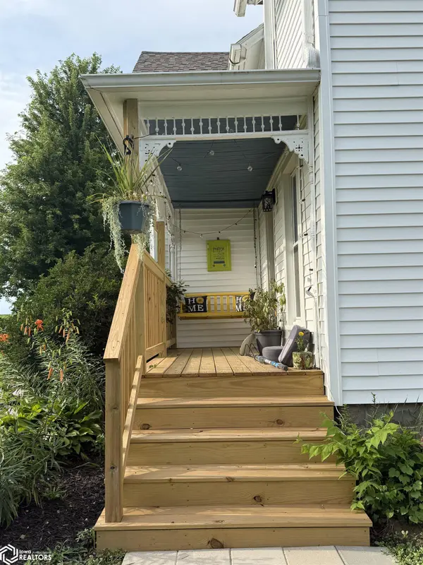 1876 Monroe AVE, Tipton, IA 52772