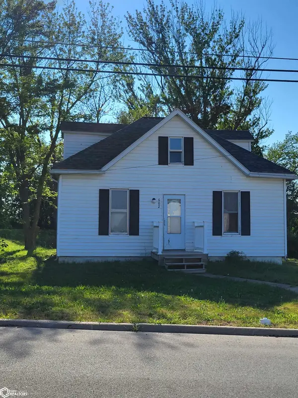 602 1st ST, Chariton, IA 50049