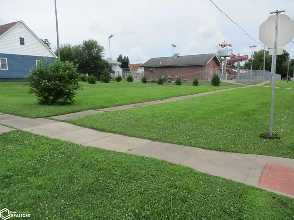 400 Lincoln ST, Dysart, IA 52224