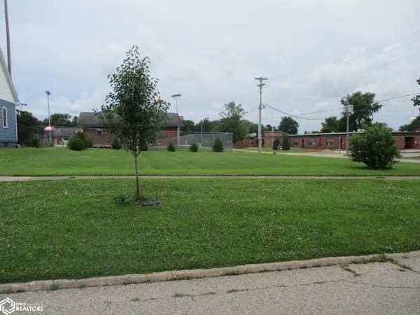 400 Lincoln ST, Dysart, IA 52224