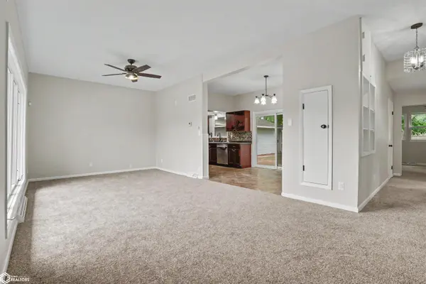 303 S Locust St., Mount Pleasant, IA 52641
