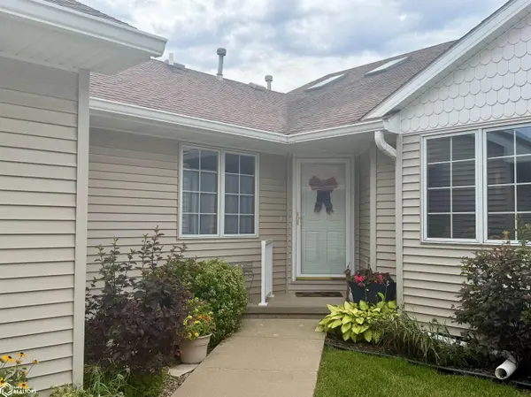 15674 Sheridan AVE, Clive, IA 50325