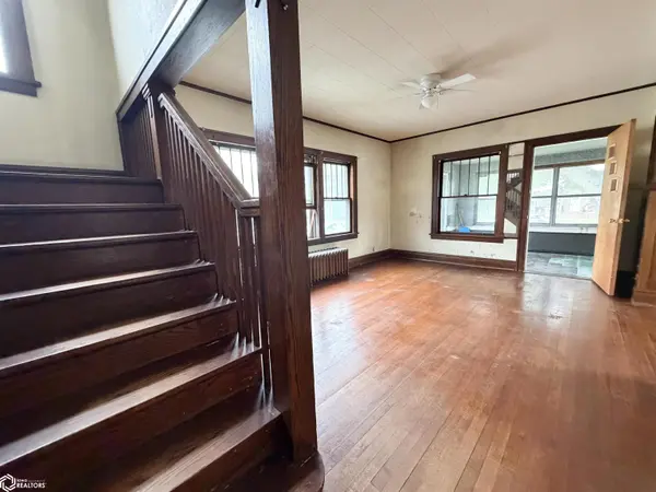 626 E 7th ST, Newton, IA 50208