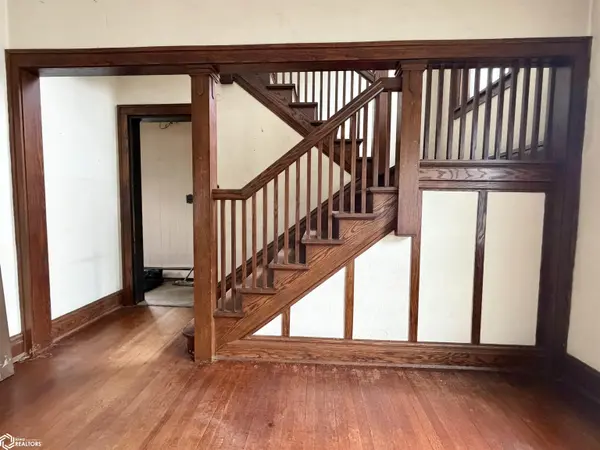 626 E 7th ST, Newton, IA 50208