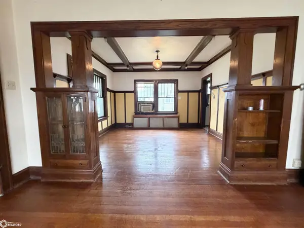 626 E 7th ST, Newton, IA 50208