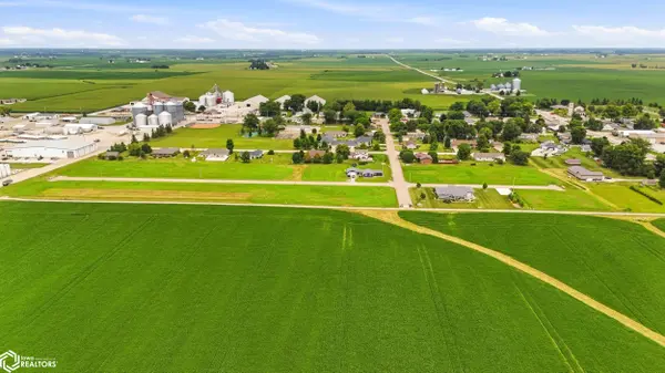 33 S 4th ST, Houghton, IA 52631