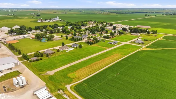 40 S 4th ST, Houghton, IA 52631