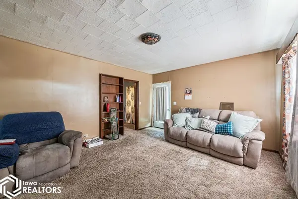 706 W Locust, Bloomfield, IA 52537