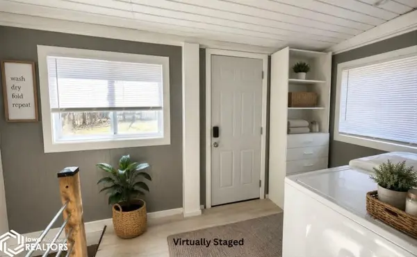 2724 College AVE, Des Moines, IA 50311