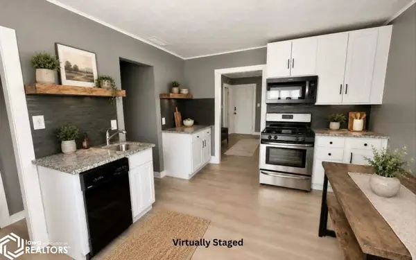 2724 College AVE, Des Moines, IA 50311