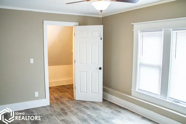2707 College AVE, Des Moines, IA 50311