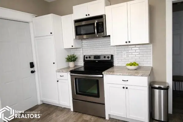 2707 College AVE, Des Moines, IA 50311