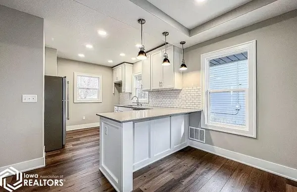 2735 Collage AVE, Des Moines, IA 50311