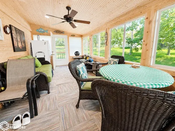 3032 Linford LN, Ellston, IA 50074