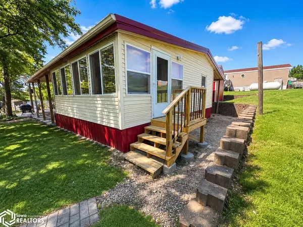3032 Linford LN, Ellston, IA 50074