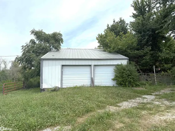 105 W Division ST, Richland, IA 52585