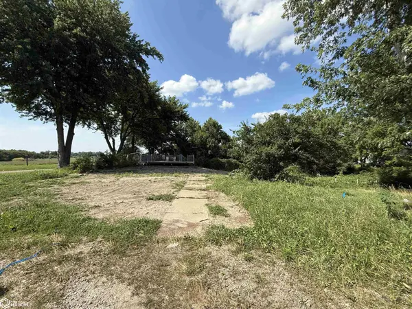 105 W Division ST, Richland, IA 52585