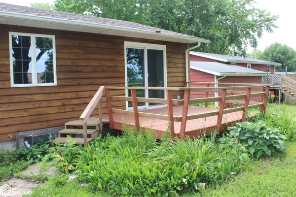 109 Oakridge DR, Forest City, IA 50436