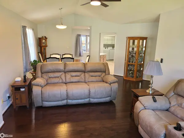 521 24th PL, Mason City, IA 50401