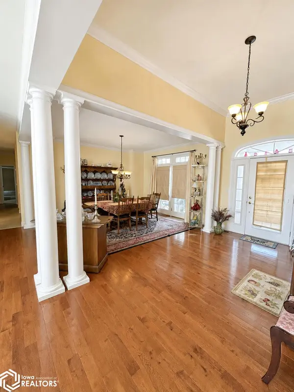 3434 Hickory Hills DR, Wever, IA 52658