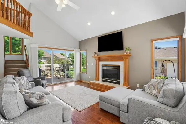 1535 Castlegar CT, Pleasant Hill, IA 50327