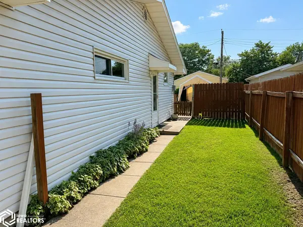9 Sunset LN, Fort Madison, IA 52627