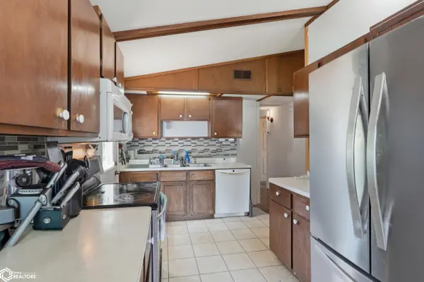 140 Centennial DR, Mediapolis, IA 52637