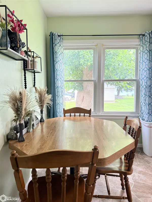 412 6Th ST, Belmond, IA 50421