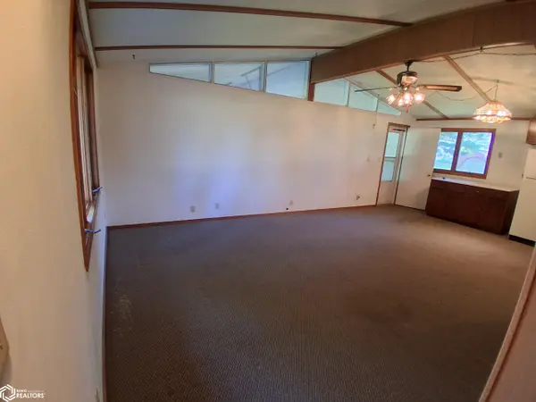 220 W Main St, Manly, IA 50456