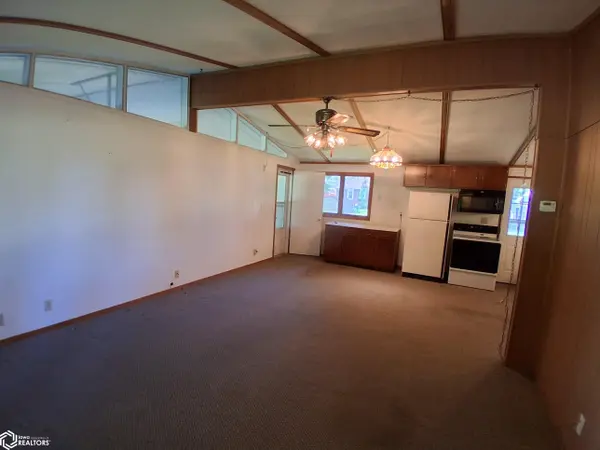 220 W Main St, Manly, IA 50456